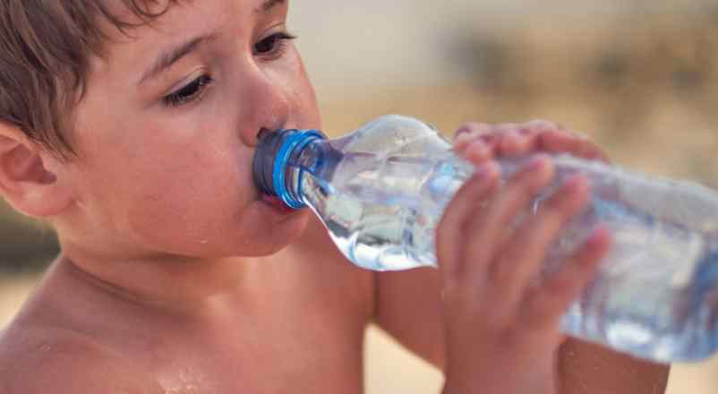Comment réhydrater efficacement un enfant atteint de gastro-entérite ? Ortho Doc France Comment réhydrater efficacement un enfant atteint de gastro-entérite ? Ortho Doc France